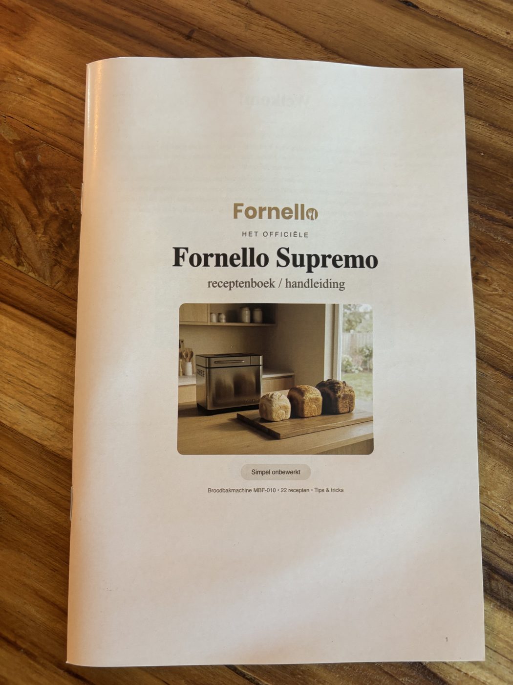 De cover van het officiële Fornello Supremo receptenboek, dat tegelijk dienstdoet als handleiding